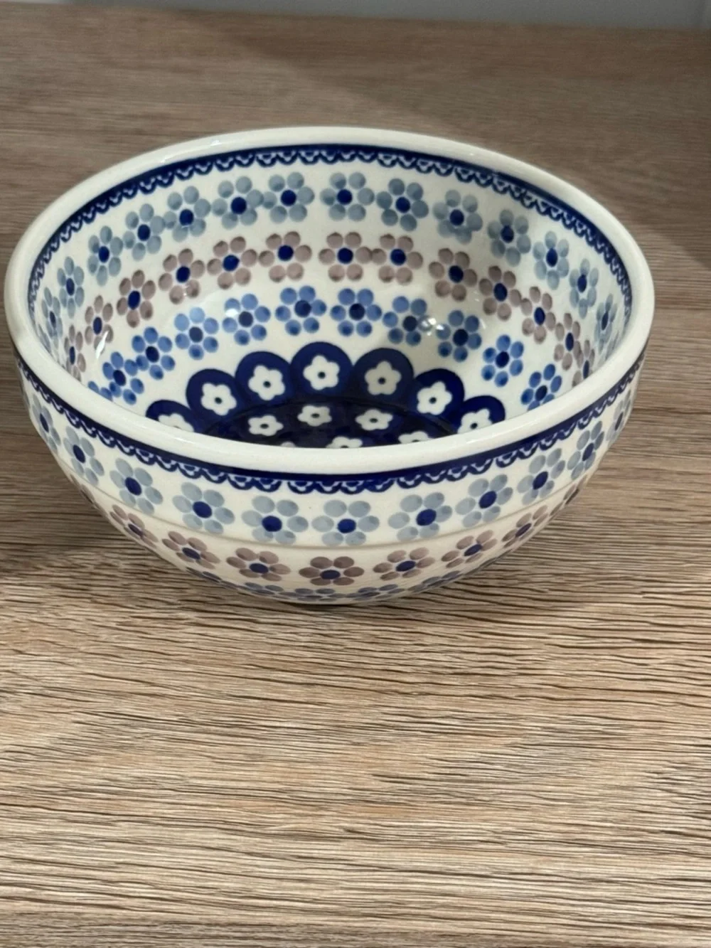 Boleslawiec Polish Pottery Daisy Flower 16oz Bowl. Handmade.6.5”